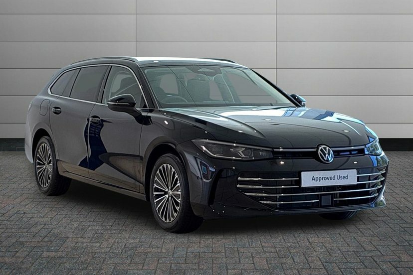 Volkswagen Passat 1.5 Tsi Ehybrid 19.7Kwh Elegance Estate Black
