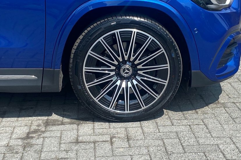 Mercedes-Benz GLA Class Gla220d Amg Line Premium Plus KS24ZBX Blue #4