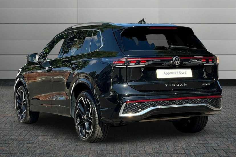Volkswagen Tiguan 1.5 Tsi Ehybrid 19.7Kwh R-line Suv Plug Black #3