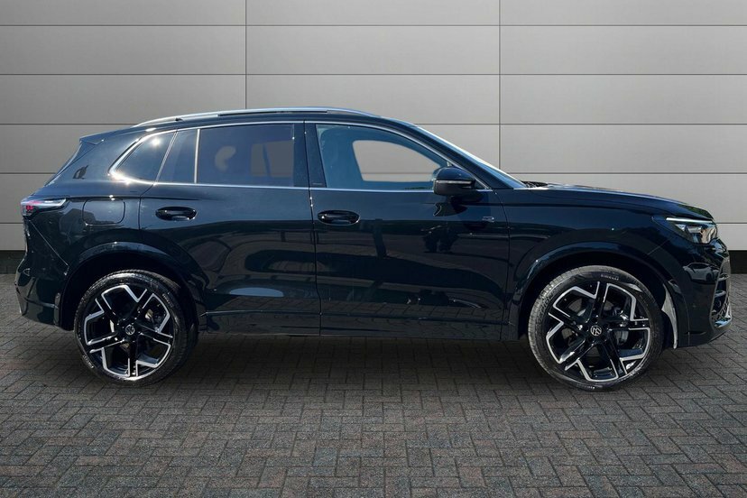 Volkswagen Tiguan 1.5 Tsi Ehybrid 19.7Kwh R-line Suv Plug Black #4