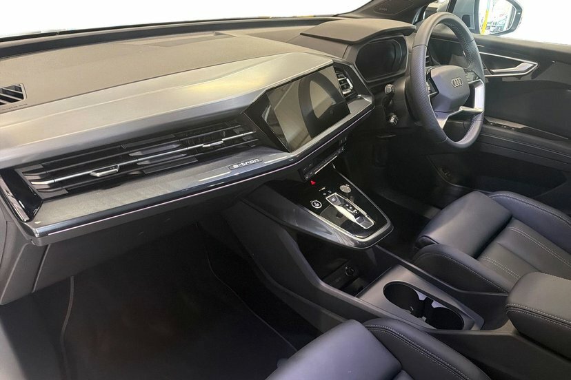 Audi Q4 E Tron 45 S Line Suv 82Kwh 286 Ps  #2