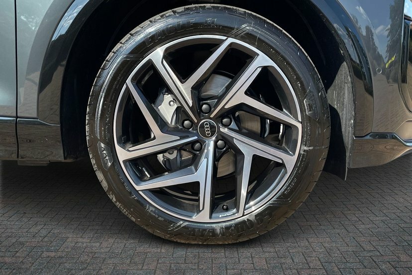 Audi Q6 E-Tron 100Kwh Performance Black Edition Suv Grey #5