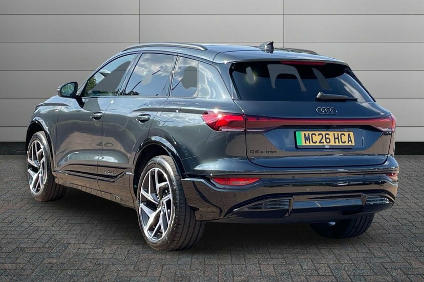 Audi Q6 E-Tron 100Kwh Performance Black Edition Suv Grey #3
