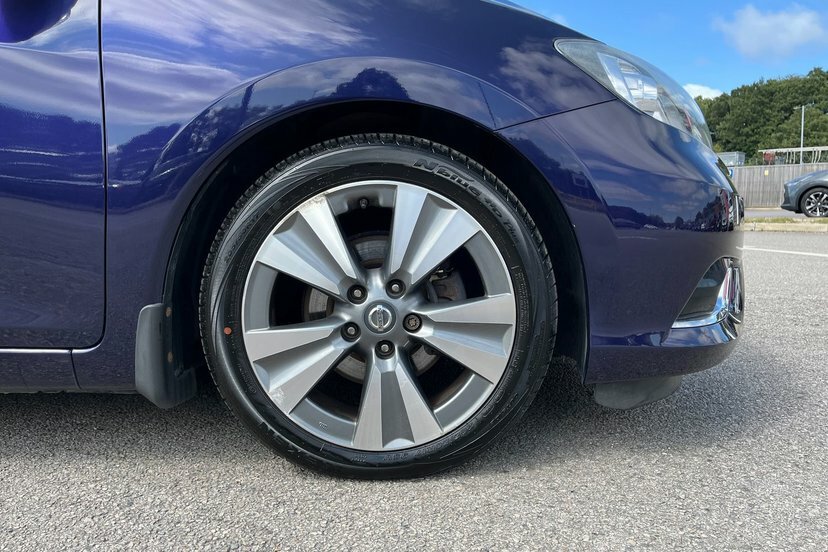 Nissan Pulsar Pulsar Blue #17