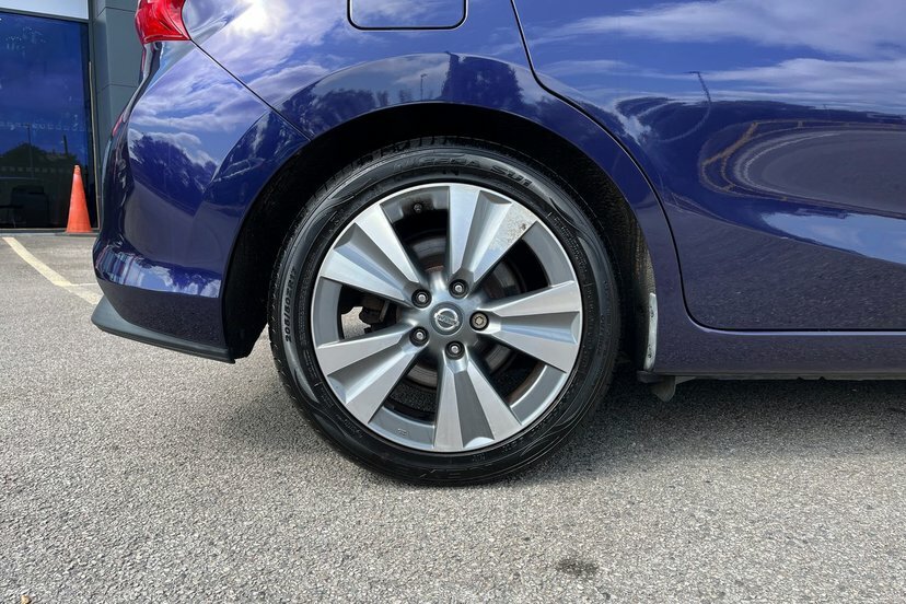 Nissan Pulsar Pulsar Blue #18