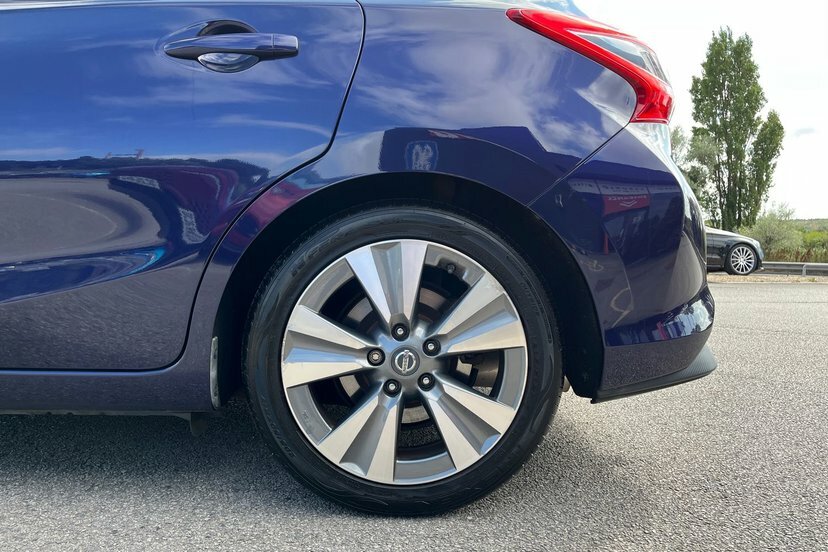 Nissan Pulsar Pulsar Blue #15