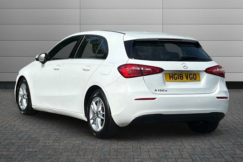 Mercedes-Benz A Class 1.5 A180d Se Hatchback 7G-dct 116 Ps White