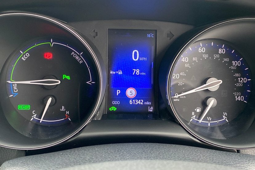 Toyota C-Hr Dynamic White #9