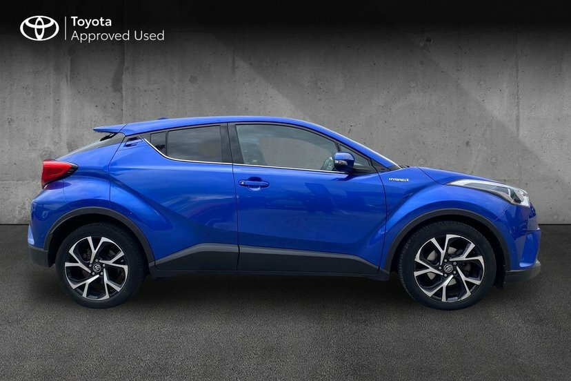 Toyota C-Hr Dynamic White #16
