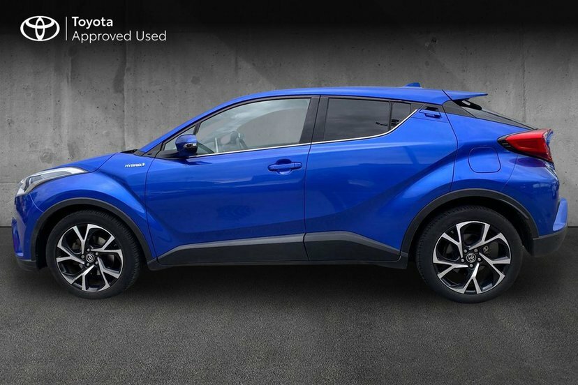 Toyota C-Hr Dynamic White #17