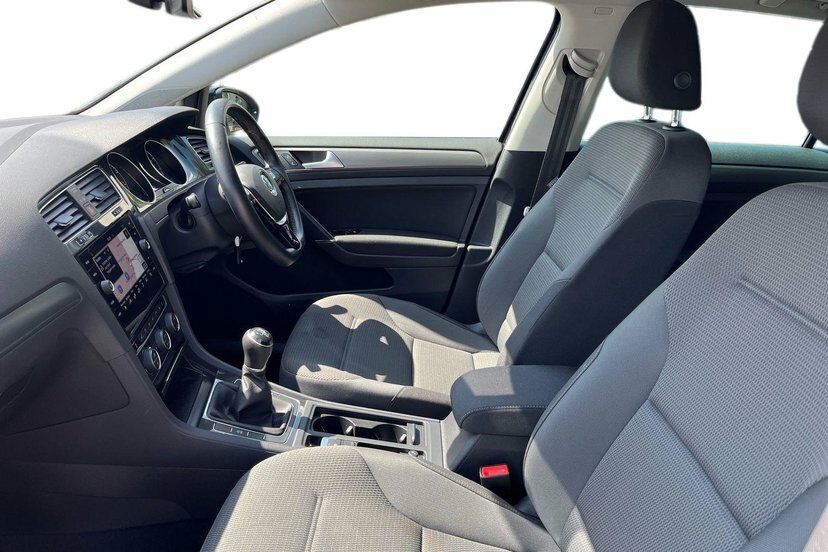 Volkswagen Golf 1.0 Tsi Match Edition Hatchback Black #2