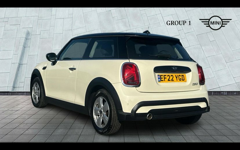 Mini Hatch 3-Door Hatch Cooper Classic EF22YGD White #2
