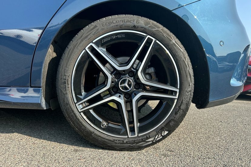 Mercedes-Benz A Class 1.3 A180 Amg Line Edition Executive Hatchback FE22VWO Blue #4