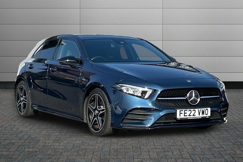 Mercedes-Benz A Class 1.3 A180 Amg Line Edition Executive Hatchback Blue