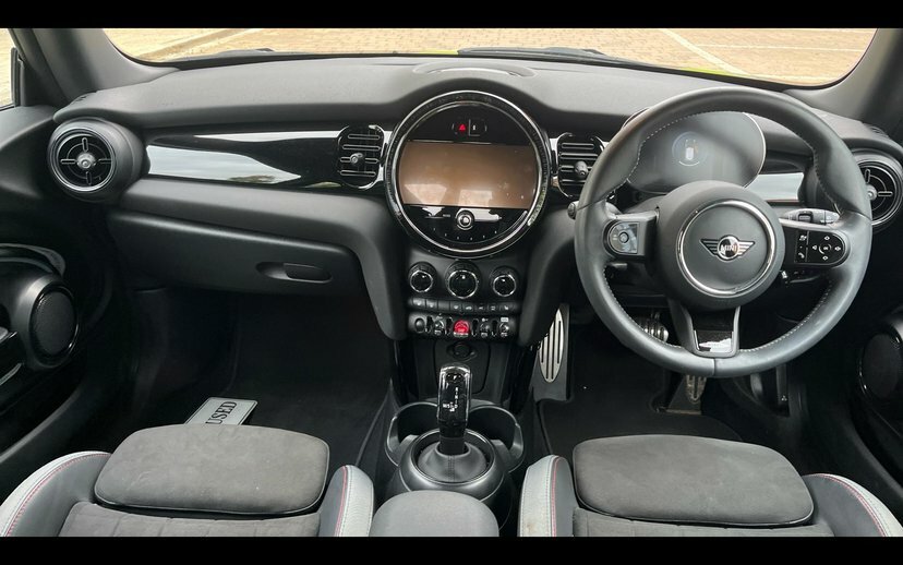 Mini Hatch 3-Door Hatch Cooper Sport AD23NZE Yellow #4