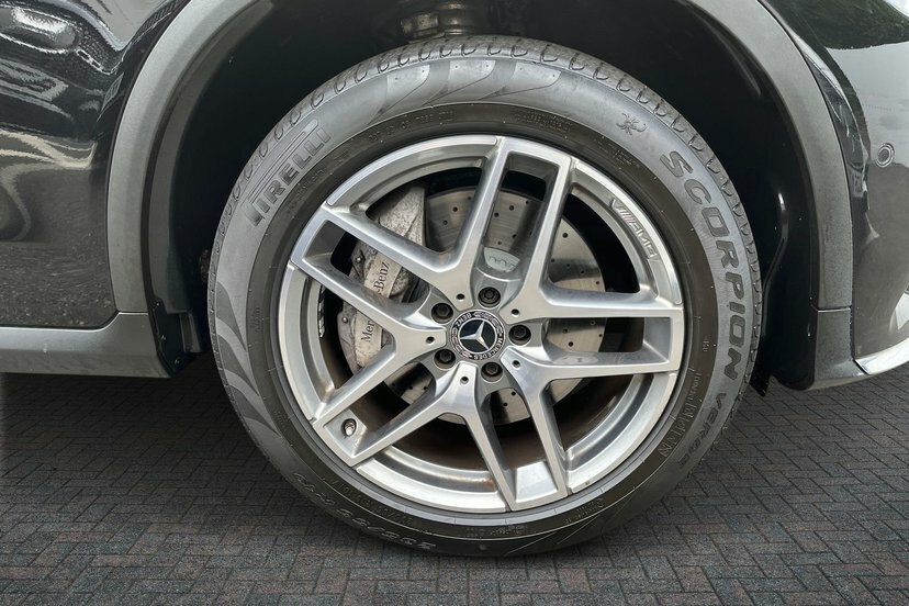 Mercedes-Benz GLC Class 2.0 Glc250 Amg Line Premium Plus Suv KM68TZJ Black #4