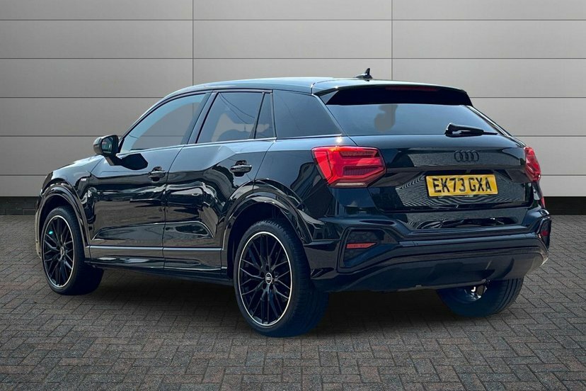 Audi Q2 1.5 Tfsi Cod 35 Black Edition Suv S Tro EK73GXA Black #3