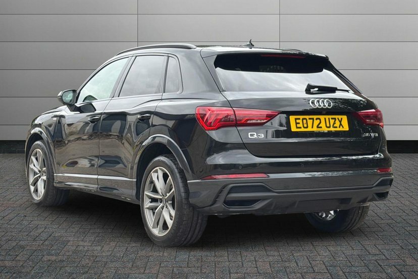Audi Q3 1.5 Tfsi Cod 35 Black Edition Suv S Tro EO72UZX Black #3