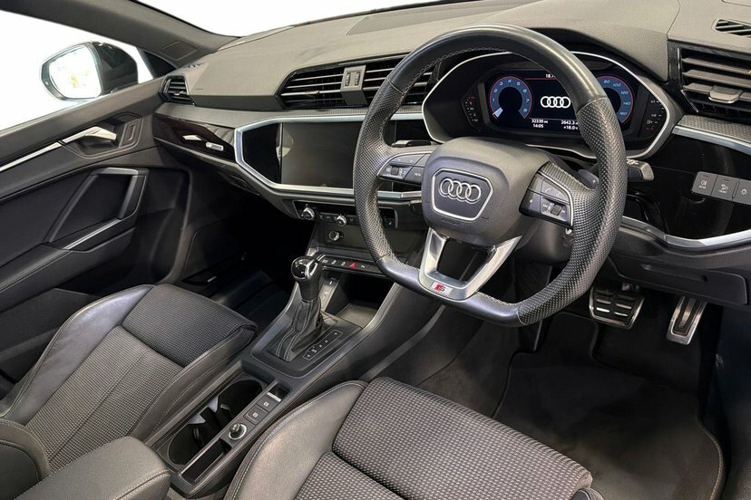 Audi Q3 1.5 Tfsi Cod 35 Black Edition Suv S Tro EO72UZX Black #6
