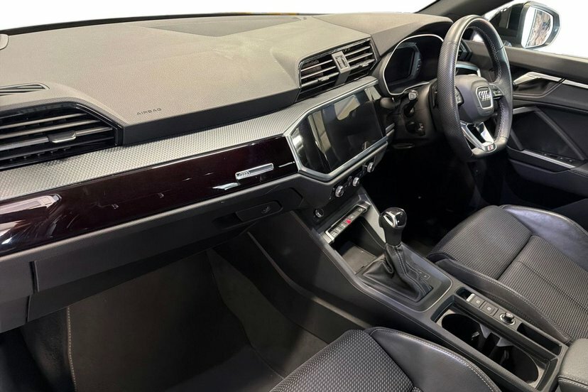 Audi Q3 1.5 Tfsi Cod 35 Black Edition Suv S Tro EO72UZX Black #2