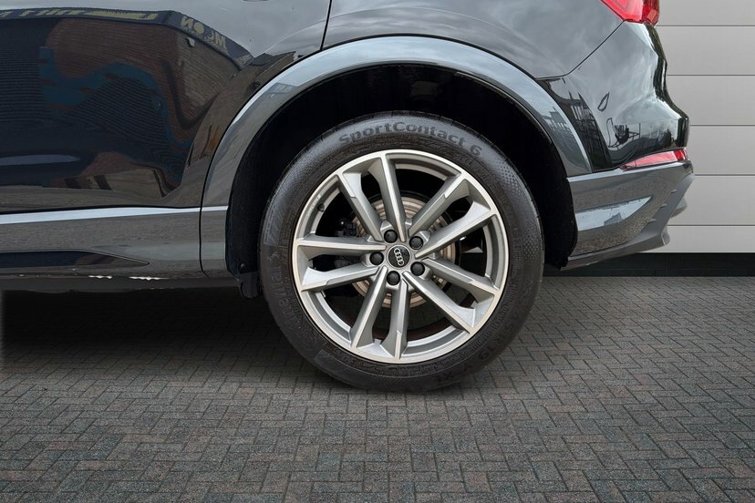 Audi Q3 1.5 Tfsi Cod 35 Black Edition Suv S Tro EO72UZX Black #5