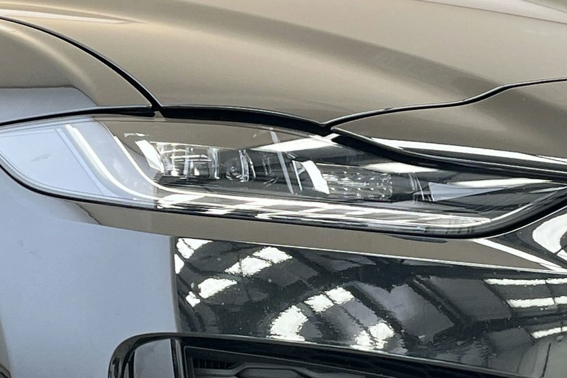 Jaguar XE D200 Mhev R-dynamic Se Black Grey #17