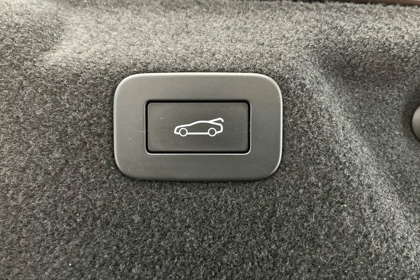 Jaguar XE D200 Mhev R-dynamic Se Black Grey #29