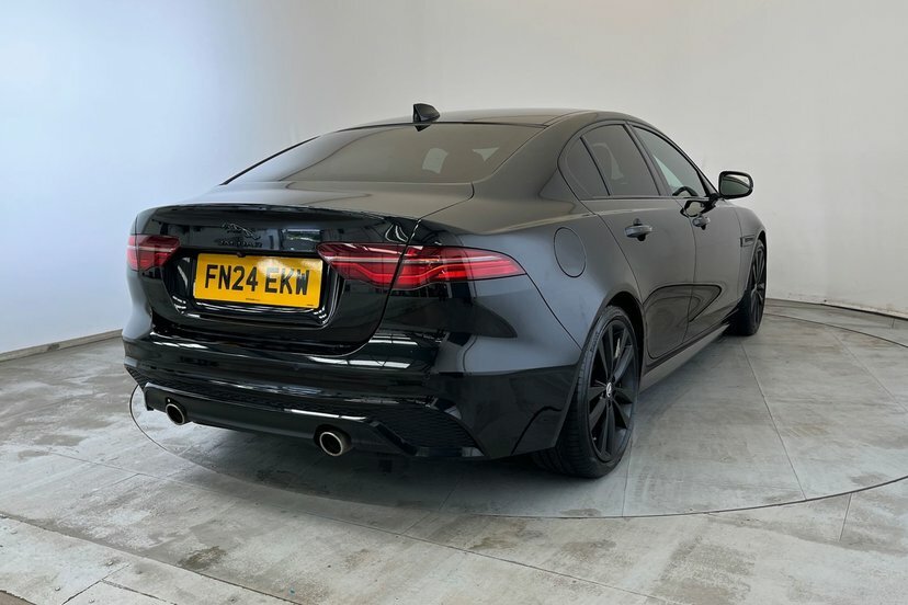 Jaguar XE D200 Mhev R-dynamic Se Black Grey #24