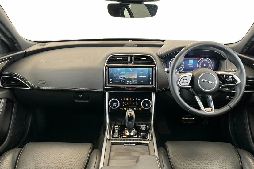 Jaguar XE D200 Mhev R-dynamic Se Black Grey #9