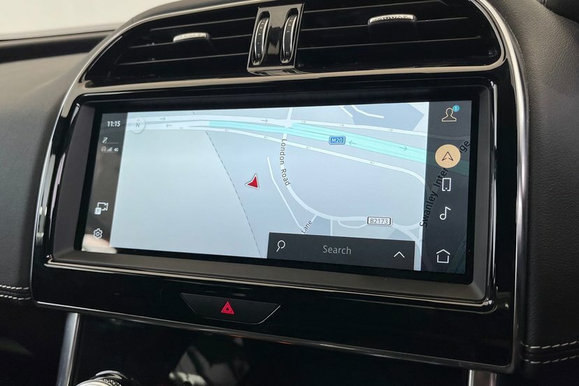 Jaguar XE D200 Mhev R-dynamic Se Black Grey #11