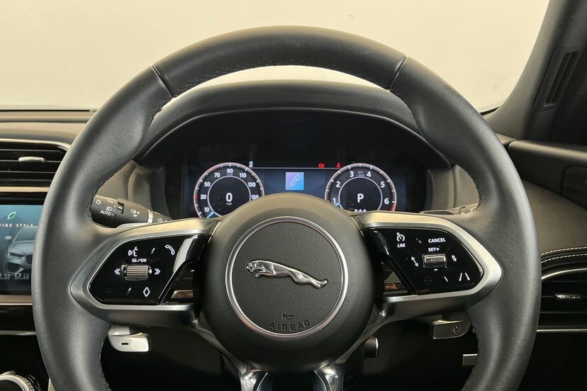 Jaguar XE D200 Mhev R-dynamic Se Black Grey #30