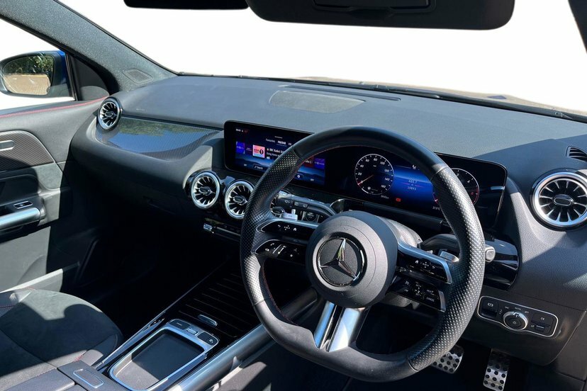 Mercedes-Benz GLA Class 2.0 Gla220d Amg Line Executive Suv 4Matic Blue #5