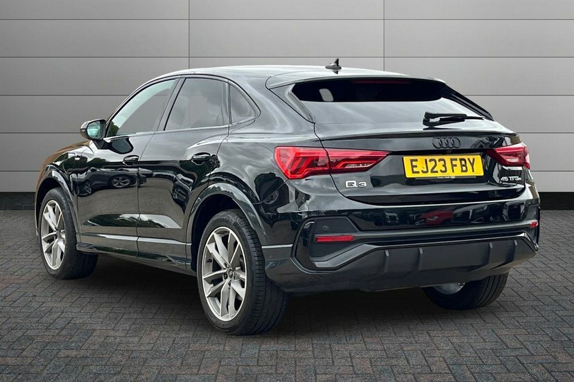 Audi Q3 1.4 Tfsie 45 Black Edition Sportback Pl Black #3
