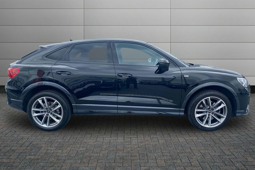 Audi Q3 1.4 Tfsie 45 Black Edition Sportback Pl Black #4