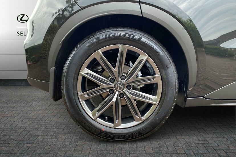 Lexus LBX 1.5 Vvt-ie Premium Plus E-cvt Black #5