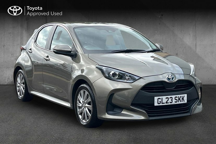 Toyota Yaris 1.5 Vvt-h Icon Hatchback Hybrid E-cvt Brown