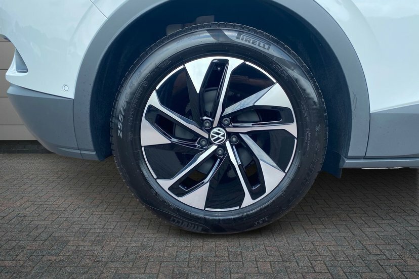 Volkswagen ID.4 Pro 77Kwh Match Suv 286 Ps White #5