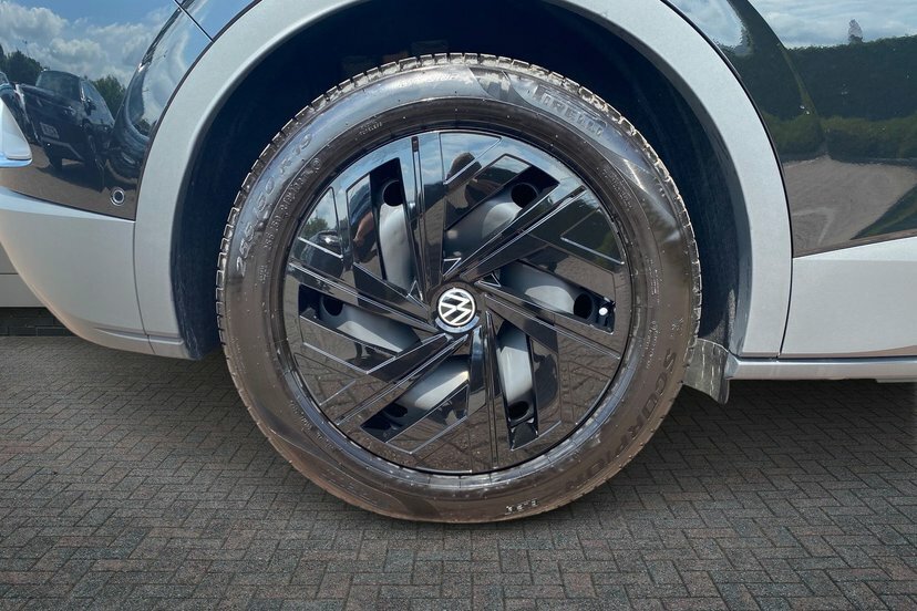Volkswagen ID.4 Pro 77Kwh Essential Suv 286 Ps Black #5