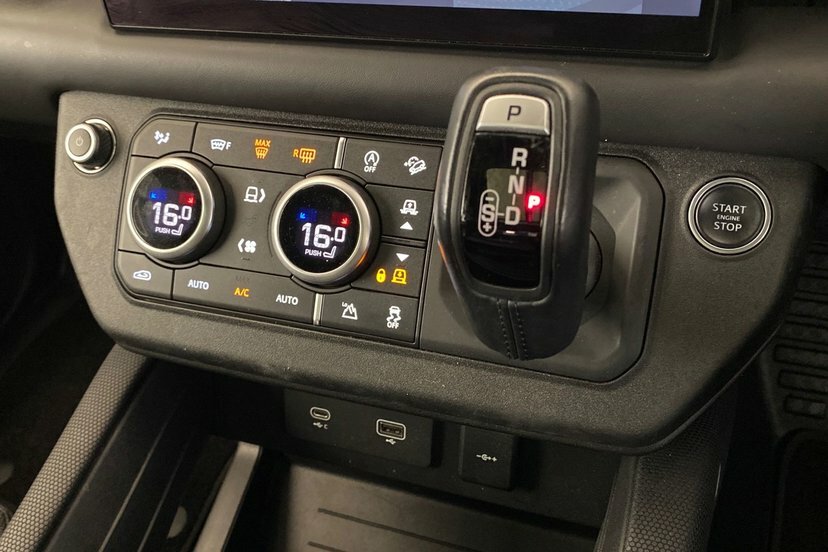 Land Rover Defender 110 X-dynamic S Grey #13