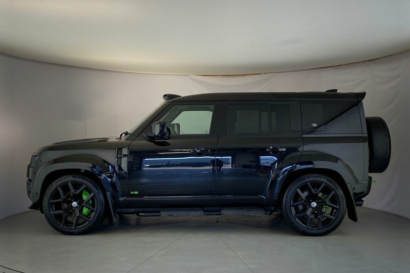 Land Rover Defender 110 X-dynamic S Grey #30