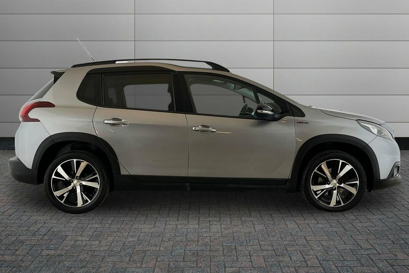 Peugeot 2008 1.2 Puretech Gt Line Grey #4