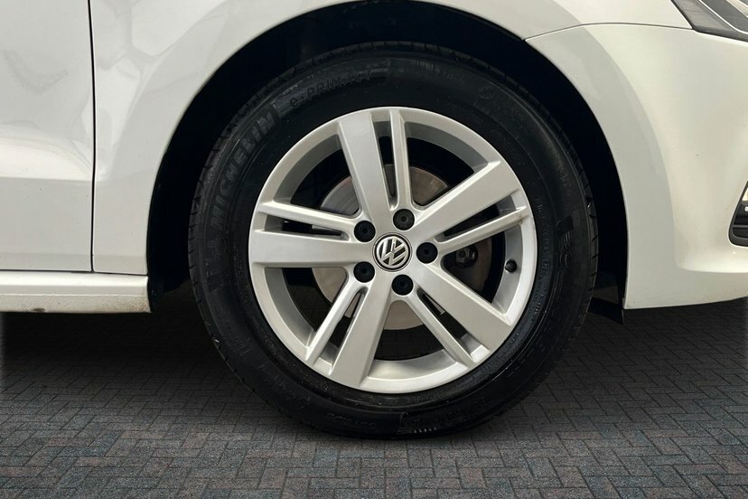 Volkswagen Polo 1.2 Tsi Bluemotion Tech Match Edition Hatchback White #5