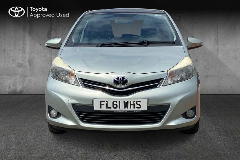 Toyota Yaris Hatchback Red #15