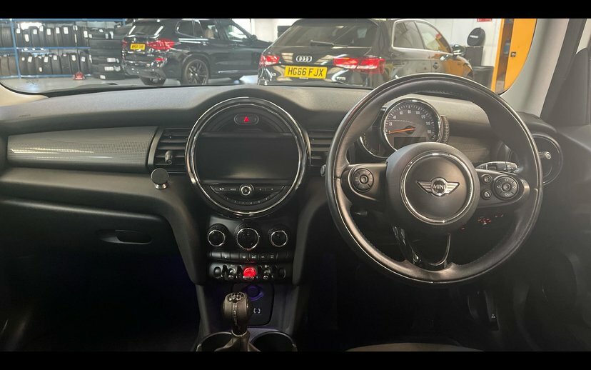 Mini Hatch 1.5 Cooper Hatchback 136 Ps EJ16CDY White #4
