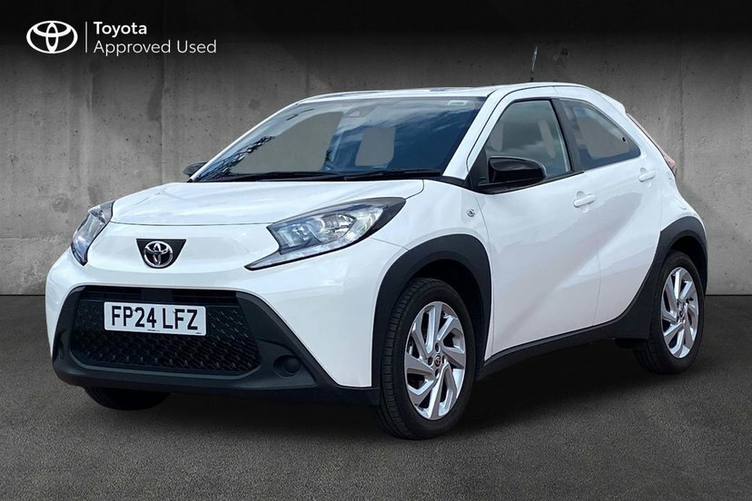 Toyota Aygo X 1.0 Vvt-i Pure Hatchback 72 Ps White #3