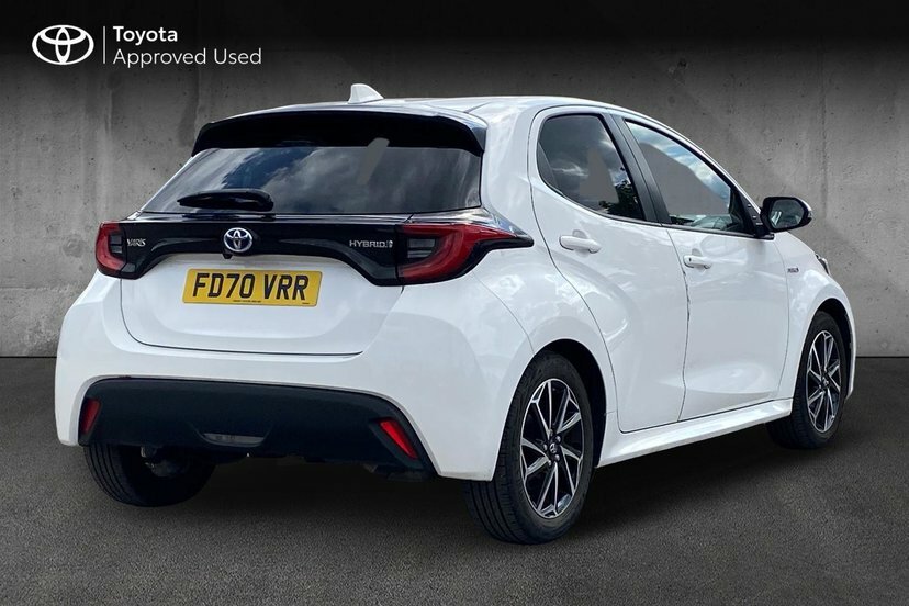 Toyota Yaris 1.5 Vvt-h Design Hatchback Hybrid E-cvt White #2