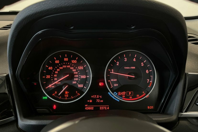 BMW X1 Sdrive 18D Xline Step White #21