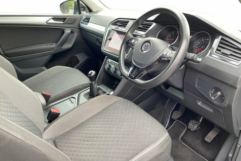 Volkswagen Tiguan 1.5 Tsi Evo Match Suv 130 Ps KE19UFR Black #6