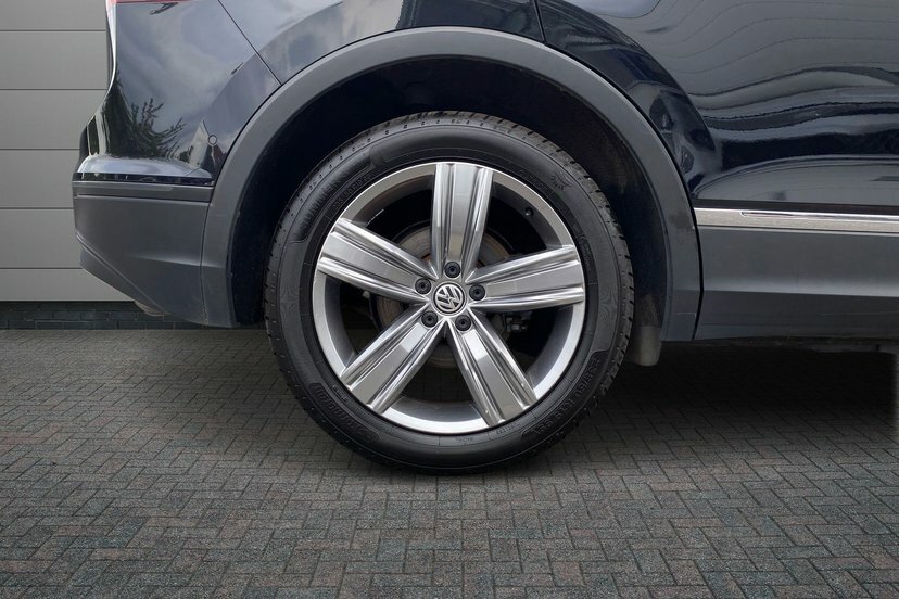 Volkswagen Tiguan 1.5 Tsi Evo Match Suv 130 Ps KE19UFR Black #5