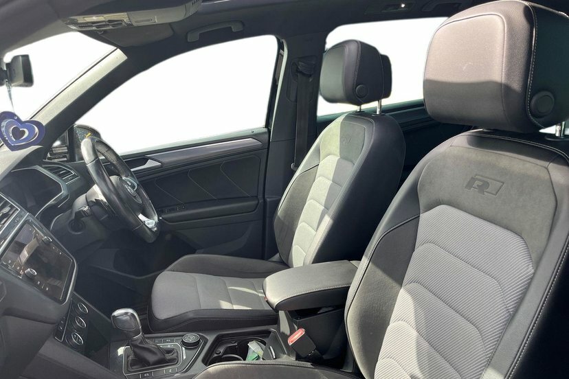 Volkswagen Tiguan 2.0 Tdi R-line Suv Dsg 4Motion 150 Ps Black #4